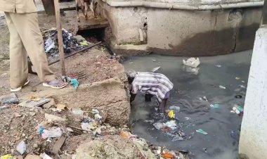 பம்மலில் பாதுகாப்பு உபகரணங்கள் இன்றி வெறும் கைகளால் கழிவுநீர் கால்வாய் அடைப்பை சீர் செய்யும் மாநகராட்சி தூய்மை பணியாளர்