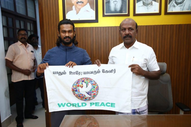 7,000 மீட்டர் உயரமுள்ள தென் அமெரிக்கா- அர்ஜென்டினா நாட்டிலுள்ள “அகோன் காகுவா”மலையேற செல்லும் தமிழ்நாட்டு வீரர் அமைச்சரை சந்தித்தார்.!