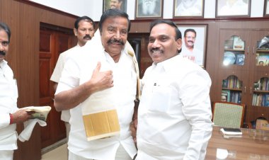 அமைச்சர் கே.என்.நேருவை சந்தித்து தை திருநாள் வாழ்த்துக்களை பகிர்ந்து கொண்ட ஆ.ராசா எம்.பி.!