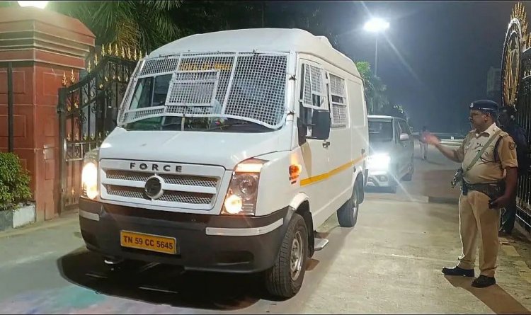 காட்பாடி கிங்ஸ்டன் கல்லூரியில் சிக்கிய பணம்: வெள்ளை வேனில் பாதுகாப்புடன் அனுப்பிவைப்பு.!