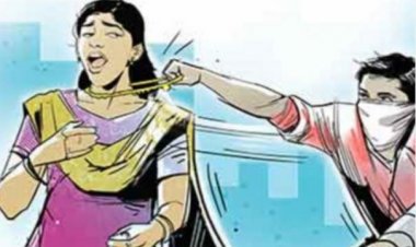 பெண் காவலரிடம் செயின் பறிப்பு.! பொதுமக்கள் தர்ம அடி.!