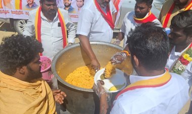 திருவண்ணாமலை நோக்கி  பாதயாத்திரை செல்லும் பக்தர்களுக்கு த வெ க சார்பில் அன்னதானம். !