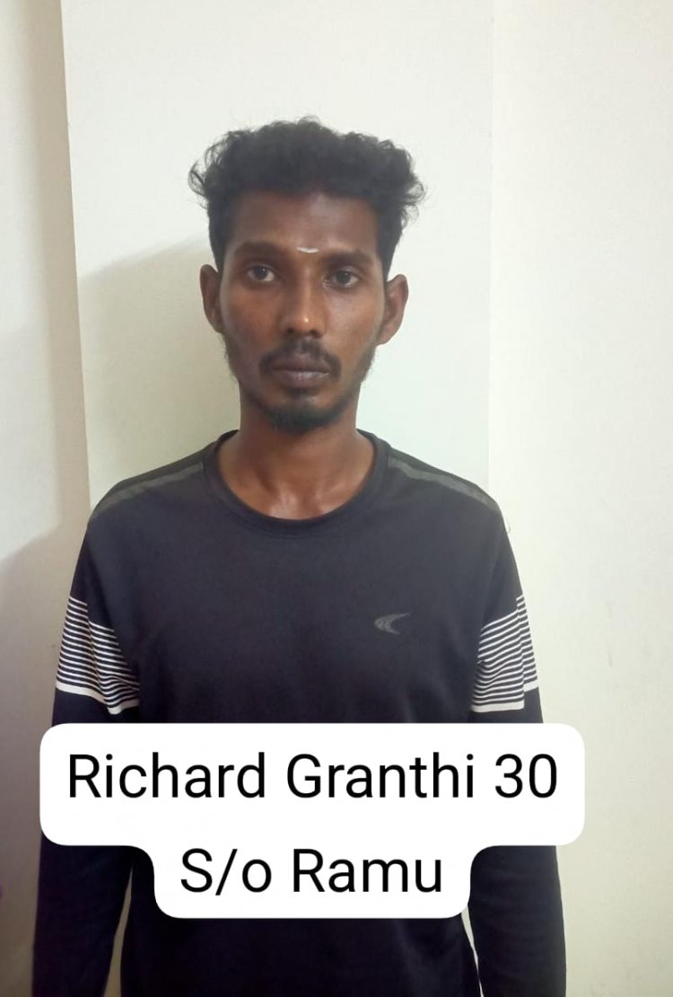 நீலாங்கரையில் கஞ்சா கடத்திய நபர் கைது. 1.2 கிலோ கஞ்சா, இருசக்கர வாகனம் பறிமுதல்.