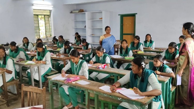 11-ஆம் வகுப்பு செய்முறை தேர்வை மையத்தை மாவட்ட முதன்மை கல்வி அலுவலர் நேரில் பார்வையிட்டு ஆய்வு.!