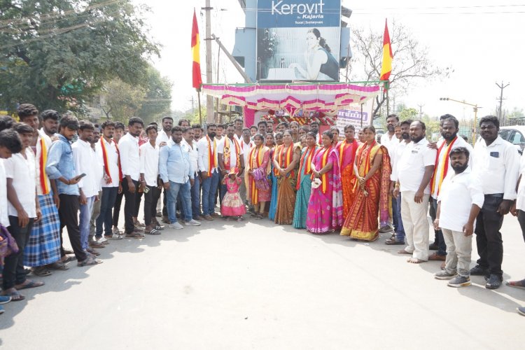 சிந்தனை சிற்பி சிங்காரவேலன் பிறந்தநாளை தவெக கட்சி நிர்வாகிகள் கொண்டாடினர்