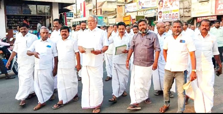 பாபநாசம் பகுதியில் துண்டு பிரசுரங்களை மக்களிடம் வழங்கிய அதிமுக.!