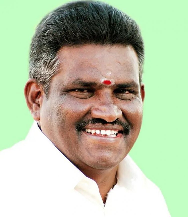 வருமானத்திற்கு அதிகமாக சொத்து சேர்த்ததாக கூறி அம்மன் அர்ஜுனன் வீட்டில் வருமான வரித்துறை ரெய்டு.!