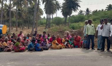 டாஸ்மாக் மதுபான கடைக்கு அருகே பேருந்து நிழற்கூடம் வேண்டாம் இது மது அருந்தும் கூடாரமாக மாறி விடும் எனக் கூறி பொதுமக்கள் ஆர்ப்பாட்டம்.!