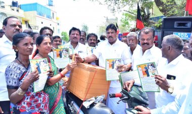 தளி தொகுதியில் ஐஸ் விற்று அதிமுக சாதனைகளை விளக்கி பேசிய முன்னால் அமைச்சர்.!