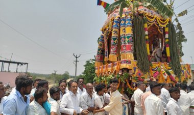 கிருஷ்ணகிரி மாவட்டம், அபய நரசிம்ம சுவாமி கோவில் தேரோட்டம், தேர் இழுத்து பக்தர்கள் வழிபாடு.!