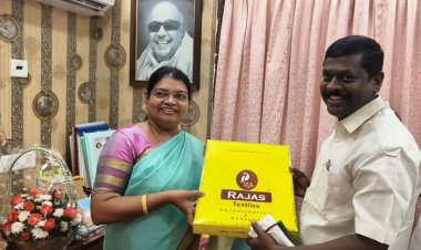 தென்காசி தெற்கு மாவட்ட திமுக முன்னாள் செயலாளர் சிவ பத்மநாபன் அமைச்சர் கீதா ஜீவனை சந்தித்தார்.!