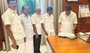 பல்வேறு கோரிக்கைகளை வலியுறுத்தி முன்னாள் மாவட்ட செயலாளர் சிவ பத்மநாதன் அமைச்சர் கே.என்.நேருவிடம் மனு.!