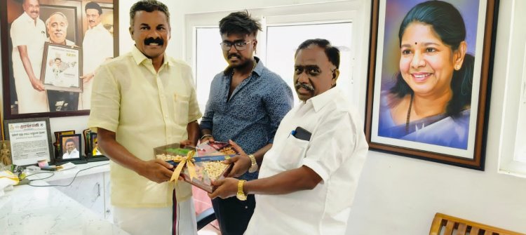 திமுக பொறுப்பாளர் ஜெயபாலனுக்கு தென்காசி நகர் மன்றதுணைத் தலைவர் கே என் எல் சுப்பையா பிறந்த நாள் வாழ்த்து தெரிவித்தார்.!