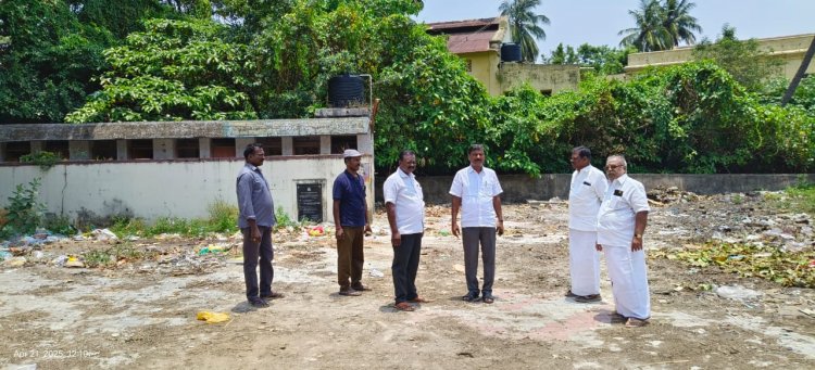 குற்றாலம் அறங்காவலர் குழு தலைவர் குற்றாலம் கோவில் இடங்களை பார்வையிட்டார்.!