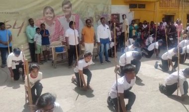 வேம்பு திரைப்படத்தினை காண நூற்றுக்கும் மேற்பட்ட சிலப்பாட்ட வீரர், வீராங்கனைகள் சிலம்பம் சுற்றி வந்தனர்.!