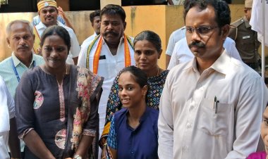 மாற்றுத் திறனாளி மாணவியின் கோரிக்கையை உடனடியாக ஏற்று அரசு அதிகாரிகளுக்கு உத்தரவிட்ட தென்காசி மாவட்ட ஆட்சியர். .!