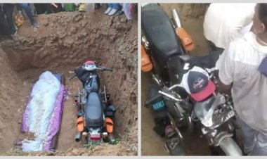 இரு சக்கர வாகன விபத்தில் பலியான மகன் உடலுடன் அவருக்கு பிடித்த பைக்கையும் சேர்த்து புதைத்த பெற்றோர்.!