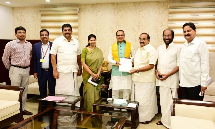 மா விவசாயிகளுக்காக முதல்வரின் கடிதத்தை ஒன்றிய அமைச்சரை சந்தித்து கொடுத்த அமைச்சர் அர.சக்கரபாணி. !