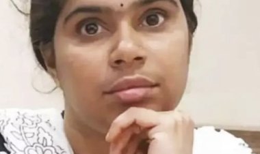 ஓடும் ரயிலில் கழிவறை சென்ற பெண்,  தண்டவாளத்தில் பிணமாக மீட்பு. !