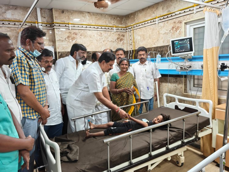 5 சிறுவர்கள் வேர்க்கடலை என நினைத்து  வேர்க்கடலை என நினைத்து கொட்டாங்கி விஷக் கொட்டைகளை சாப்பிட்டதால் வாந்தி மயக்கம் .!