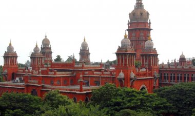 தமிழ்நாடு அரசுக்கு எதிராக தொடர்ந்த வழக்கு தள்ளுபடி செய்து வழக்கறிஞருக்கு 1 லட்சம் அபராதம் விதித்த உயர்நீதிமன்றம். !