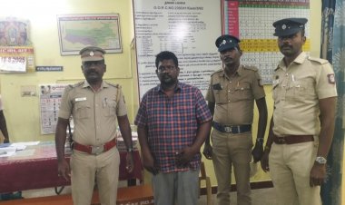 புளியங்குடியில் கடையில்  பணம் திருடிய நபர் கைது .!