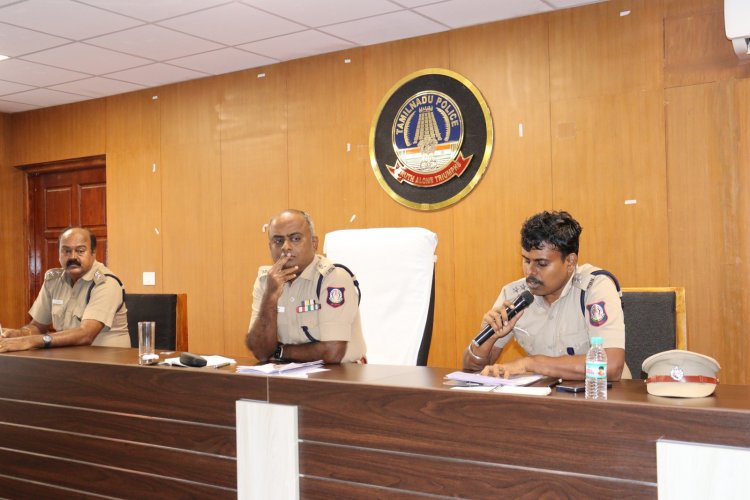 தென்காசி எஸ் பி அலுவலகத்தில் விநாயகர் சதுர்த்தி விழாவில் கடைபிடிக்க வேண்டிய விதிமுறைகள் குறித்த கலந்தாய்வு கூட்டம் .!