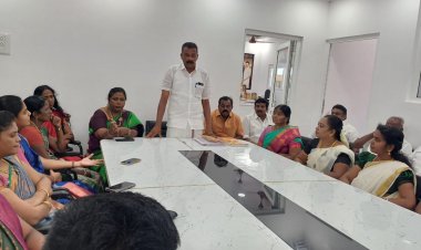 திமுக அலுவலகத்தில் மாவட்ட மகளிர் அணி மற்றும் மகளிர் தொண்டரணி ஆலோசனைக் கூட்டம் .!