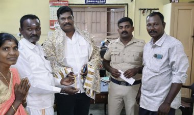 ரூ 3 லட்சம் மதிப்பிலான தங்க நகை திமுக மாவட்ட பிரதிநிதி செல்வம் மூலமாக உரிய நபரிடம் ஒப்படைக்கப் பட்டது .!