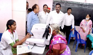 வேப்பனப்பள்ளி அரசு பெண்கள் மேல்நிலைப்பள்ளி வளாகத்தில் நடைபெற்ற "நலம் காக்கும் ஸ்டாலின்” திட்ட மருத்துவ முகாம் .!