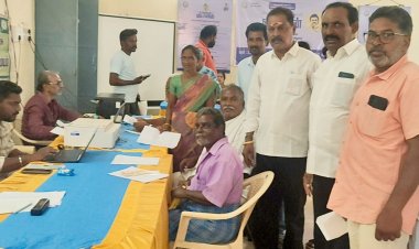 உங்களுடன் ஸ்டாலின் திட்ட  முகாமை முன்னாள் ஊராட்சி மன்றத் தலைவர் அம்சவள்ளி வெங்கடேசன் துவக்கி வைத்தார்.!