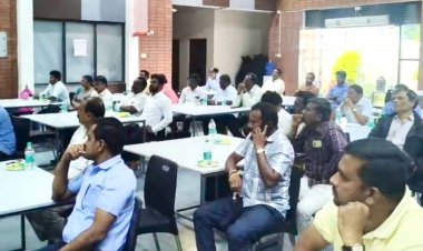 மேம்பாலம் அமைப்பது குறித்து, ஓசூர் Fort வளாக கூட்டரங்கில் கிருஷ்ணகிரி மாவட்ட ஆட்சித்தலைவர், மாவட்ட காவல் கண்காணிப்பாளர் ஆகியோர் முன்னிலையில் ஆலோசனை கூட்டம் நடைபெற்றது.!