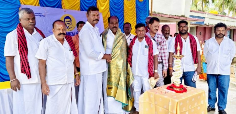 உங்களுடன் ஸ்டாலின் திட்ட  முகாமை மேற்கு மாவட்ட செயலாளர் ஒய்.பிரகாஷ் துவக்கி வைத்து முகாமை பார்வையிட்டார்.!