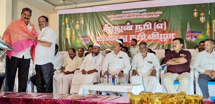 கிருஷ்ணகிரியில் அனைத்து சமுதாய மக்களும் கலந்துக் கொண்ட மிலாது நபி விழா .!