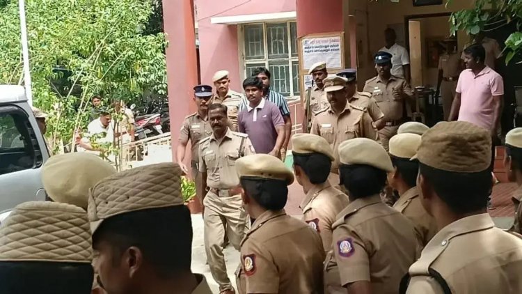 கரூர் விஜய் பரப்புரை சம்பந்தமாக ஆவணங்களின் அடிப்படையில் தீர்ப்பு வழங்க முடியாது,! மனசாட்சி படிதான் தீர்ப்பு வழங்குவேன்- நீதிபதி. !