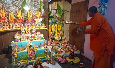 கிருஷ்ணகிரி மாவட்ட பாரதிய ஜனதா கட்சியின் ஆன்மீக பிரிவு தலைவர் பால தேவராஜன் தலைமையில் ஆயுத பூஜை மற்றும் சரஸ்வதி பூஜை. !