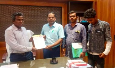 கிருஷ்ணகிரி நகர மன்ற தலைவர்பரிதா மீது நம்பிக்கையில்லா தீர்மானம்!     சுய லாபத்திற்காக நம்பிக்கை இல்லா தீர்மானம் கொண்டு வந்துள்ளதை யாரும் ஒத்துக்கொள்ள மாட்டார்கள் என சமுக நுகர்வோர் பாதுகாப்பு நலச் சங்கத்தின் மாநில பொதுச்செயலாளர் கண்டனம். !