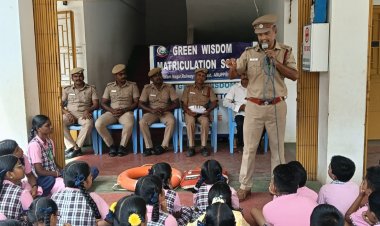 அருப்புக்கோட்டை தீயணைப்பு படை சார்பாக தீபாவளி பட்டாசு வெடிப்பது குறித்து விழிப்புணர்வு பிரச்சாரம். !