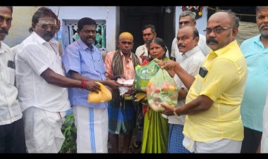 கீழப்பாவூர் அருகே மழையினால் வீடு இடிந்த நபருக்கு  சிவ பத்மநாதன் நிதி உதவி வழங்கினார் .!