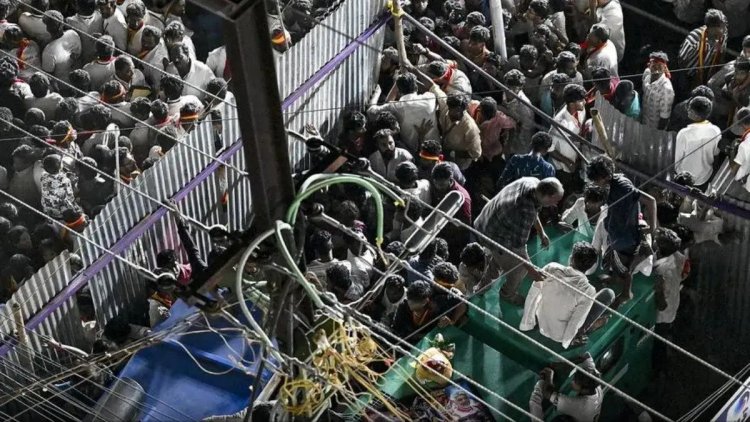 கரூர் விஜய் பரப்புரையின் போது ஜெனரேட்டரை ஆஃப் செய்தவர் யார்?  கண்டுபிடித்த போலீசார். !