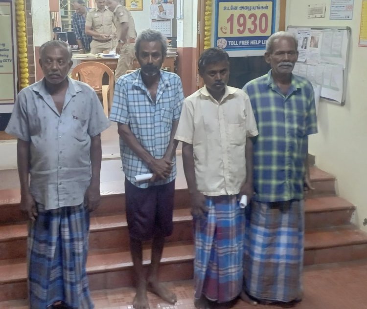 காந்தி ஜெயந்தி அன்று சட்ட விரோதமாக மது விற்பனை செய்த நபர்களை கைது செய்த காவல் துறையினர்.!