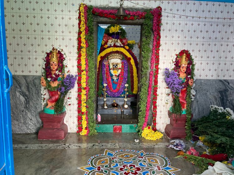 ஸ்ரீ ஆஞ்சநேயர் சுவாமி திருக்கோவில் மற்றும் கிராமத்தில் மையப்பகுதியில் அமைந்துள்ள ஸ்ரீ மாரியம்மன் கோவிலினை புணரமைக்கும் பணிகள் .!