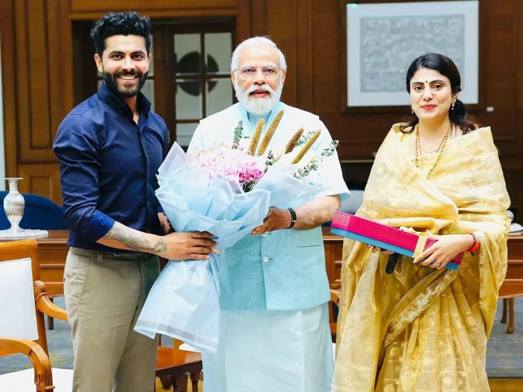 குஜராத் அமைச்சரவையில் புதிய மாற்றம் ,இந்திய கிரிக்கெட் வீரர் ரவீந்திர ஜடேஜாவின் மனைவி ரிவாபா ஜடேஜா, குஜராத்தின் புதிய அமைச்சராக பதவியேற்பு. !