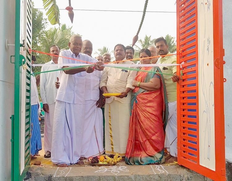 மிட்டஹள்ளி கிராமத்தில் தேங்காய் விவசாயிகளை ஊக்குவிக்கும் வகையில் தேங்காய் கொள்முதல் நிலையம் திறப்பு. !