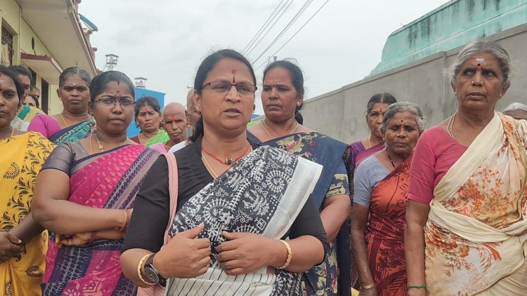 ரைஸ் மில்லை வேறு இடத்திற்கு இடமாற்றம் செய்ய வலியுறுத்தி பகுதி மக்கள் லாரிகளை சிறைபிடித்து முற்றுகையிட்டதால் பரப்பரப்பு ஏற்பட்டது.!