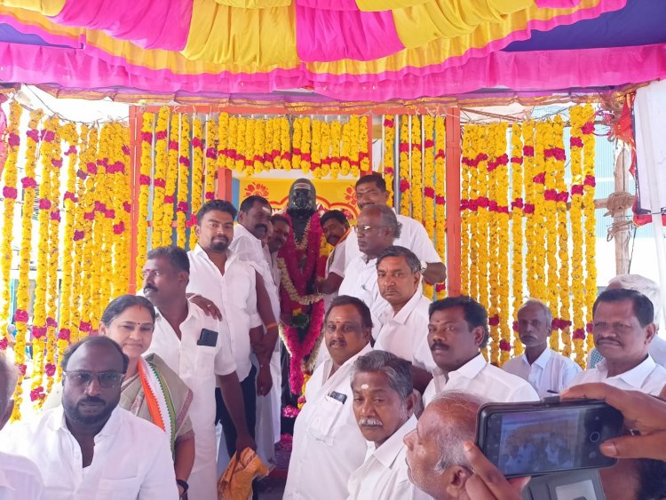 தென்காசியில் காங்கிரஸ் சார்பில் தேவர் சிலைக்கு  பழனி நாடார் எம்எல்ஏ மாலை அணிவித்தார்.!