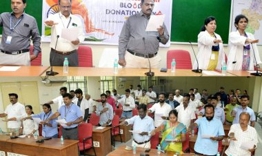 தேசிய தன்னார்வ இரத்ததான தின உறுதிமொழியை மாவட்ட ஆட்சித்தலைவர் ச.தினேஷ் குமார் இ.ஆ.ப., தலைமையில், மருத்துவர்கள், அனைத்து துறை அலுவலர்கள் எடுத்துக்கொண்டனர்.