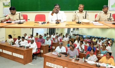 கிருஷ்ணகிரி மாவட்ட நீதிமன்றங்கள் மற்றும் சார்பு நீதிமன்றங்களில் பணியாற்றும் அரசு வழக்கறிஞர்கள் மற்றும் அரசு அலுவலர்களுக்கான ஆய்வுக் கூட்டம் .!