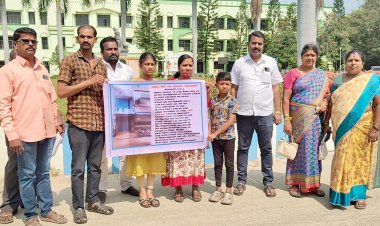 கடையை அபகரித்த கந்து வட்டிக்காரர் மீது நடவடிக்கை எடுக்க மாவட்ட ஆட்சியர் அலுவலகத்தில் பெண் புகார்.!