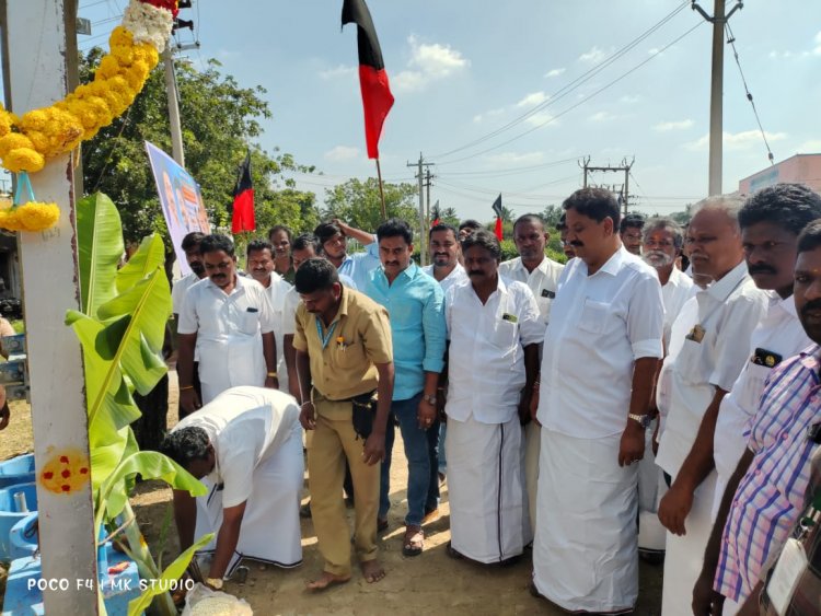 பர்கூர் வடக்கு ஒன்றியம், ஒப்பதவாடி ஊராட்சியில் தமிழ்நாடு மின்வாரியத்தின் மூலம் தாழ்வழுத்த மின்சார குறையினைபோக்கி புதிய மின் மாற்றி துவக்க விழா..!
